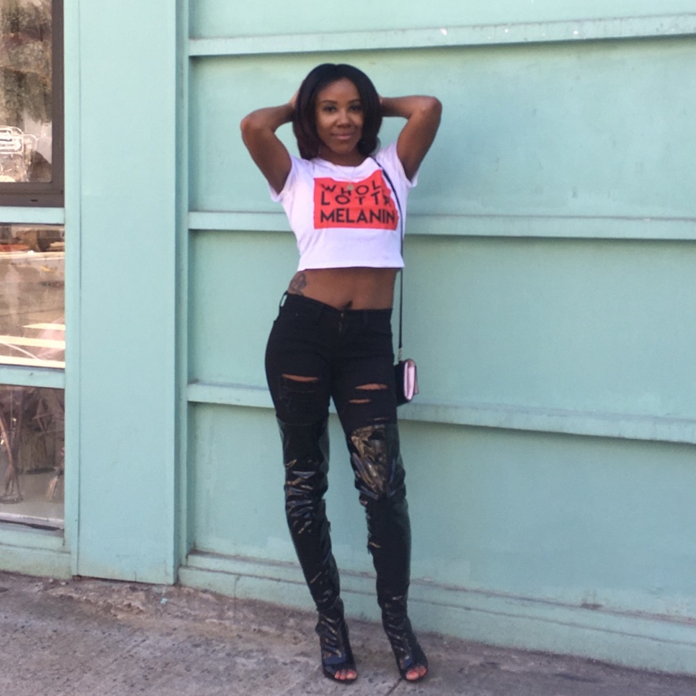 Whole lotta melanin printed crop tee shirt - Picture 2 of 3